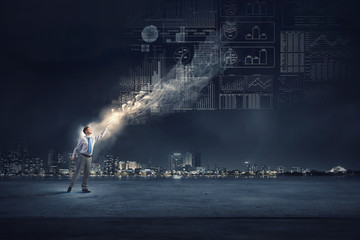 在昆明地区配置2000-2500的电脑能玩魔兽世界就好