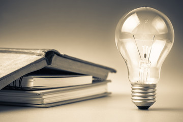 在昆明地区配置2000-2500的电脑能玩魔兽世界就好